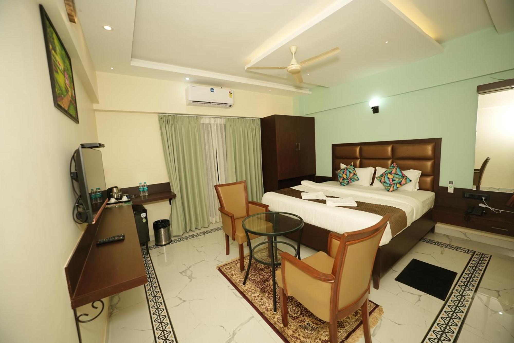 Saikiran Hotel Mapusa Luaran gambar