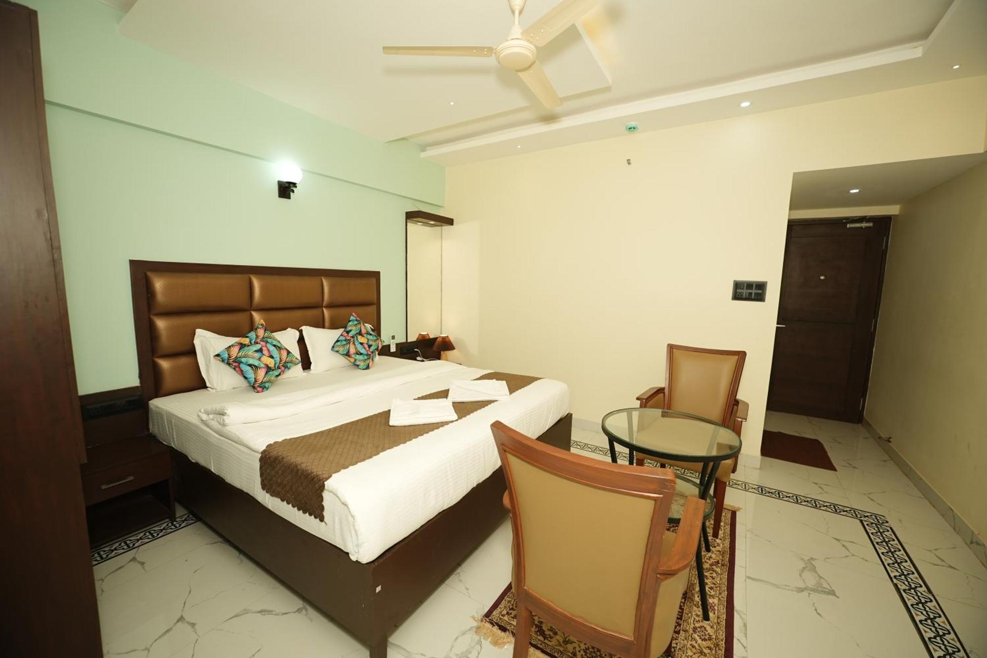 Saikiran Hotel Mapusa Luaran gambar